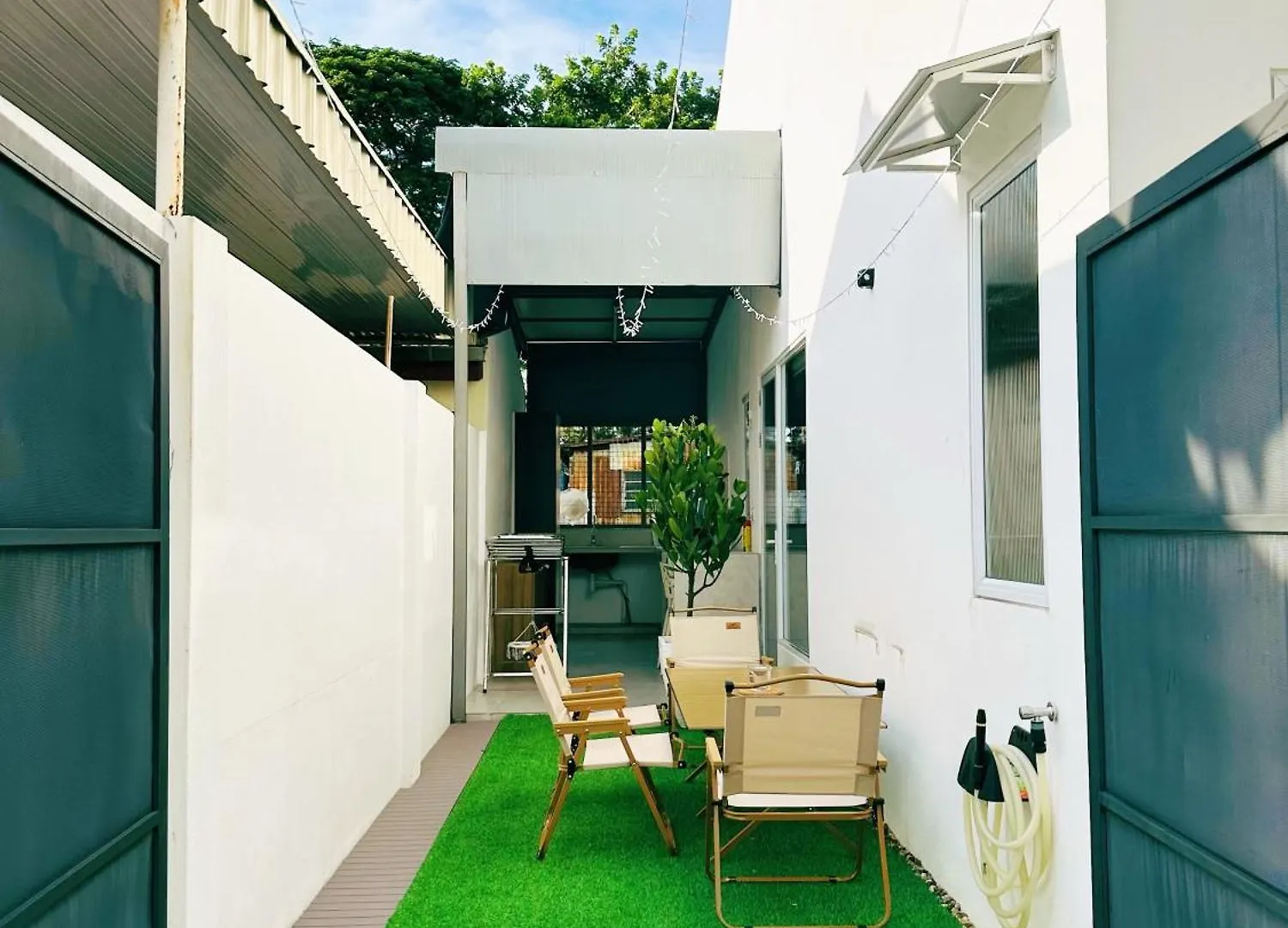 New! 10Pax Special 1,5 Storey Semi-D In Georgetown 70 Inch Smart Tv 0*, George Town