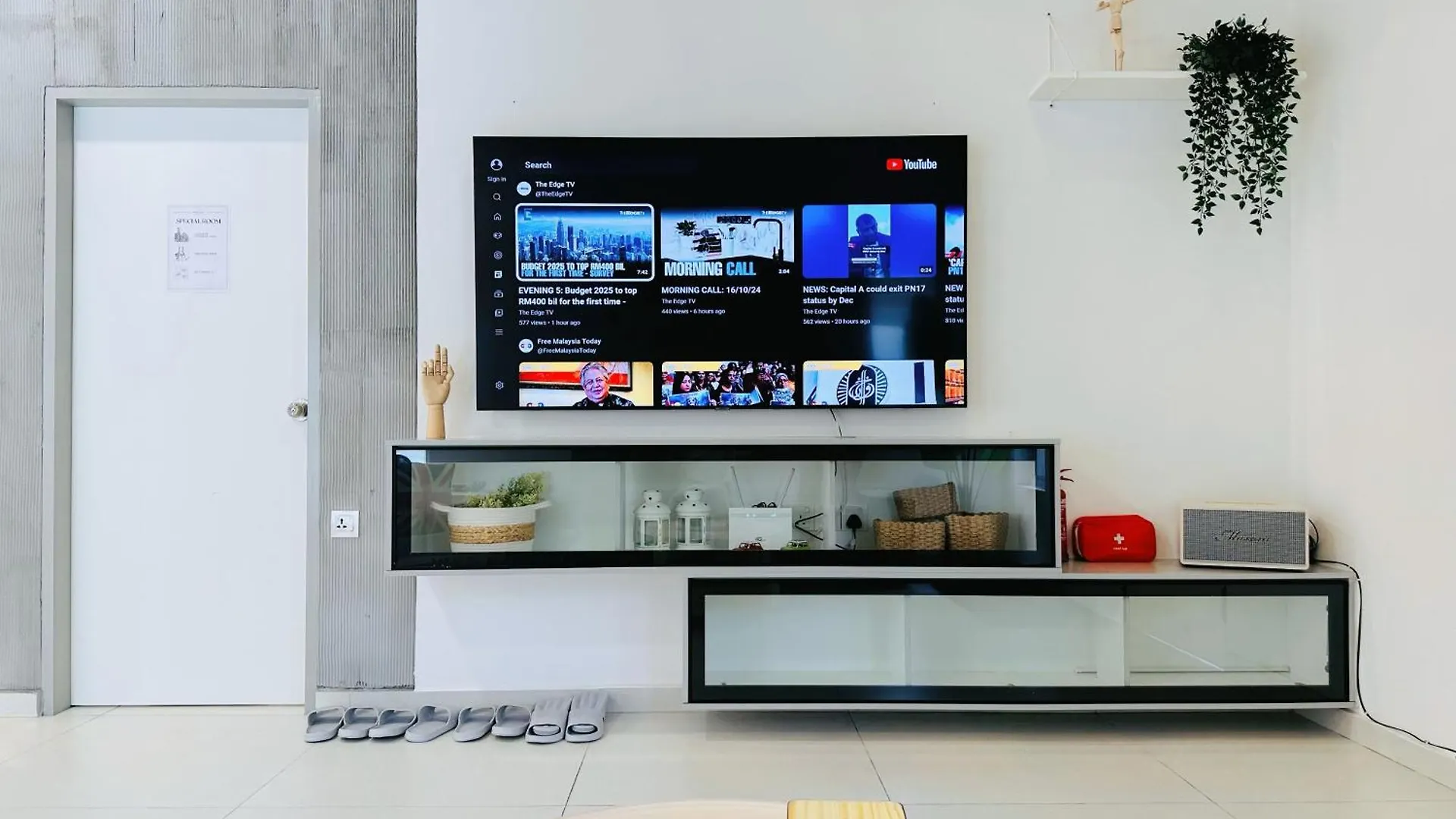 New! 10Pax Special 1,5 Storey Semi-D In Georgetown 70 Inch Smart Tv 0*, George Town
