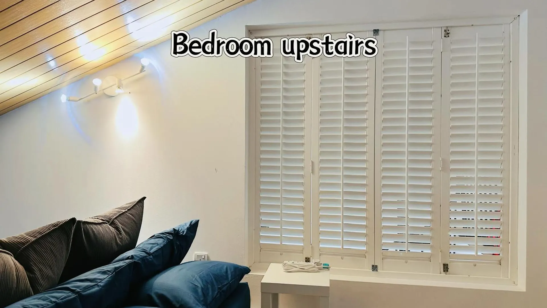 New! 10Pax Special 1,5 Storey Semi-D In Georgetown 70 Inch Smart Tv George Town