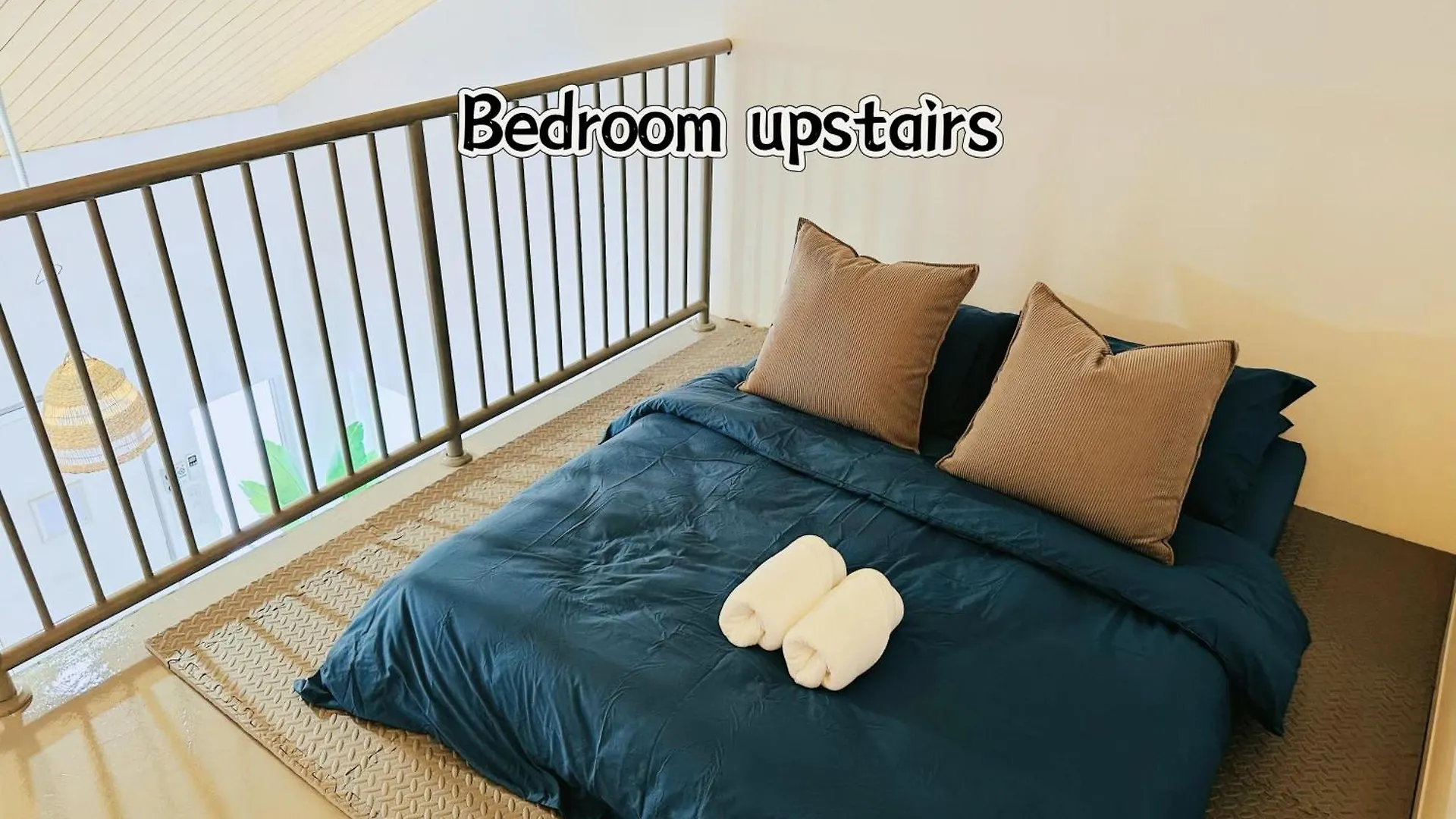 Holiday home New! 10Pax Special 1,5 Storey Semi-D In Georgetown 70 Inch Smart Tv