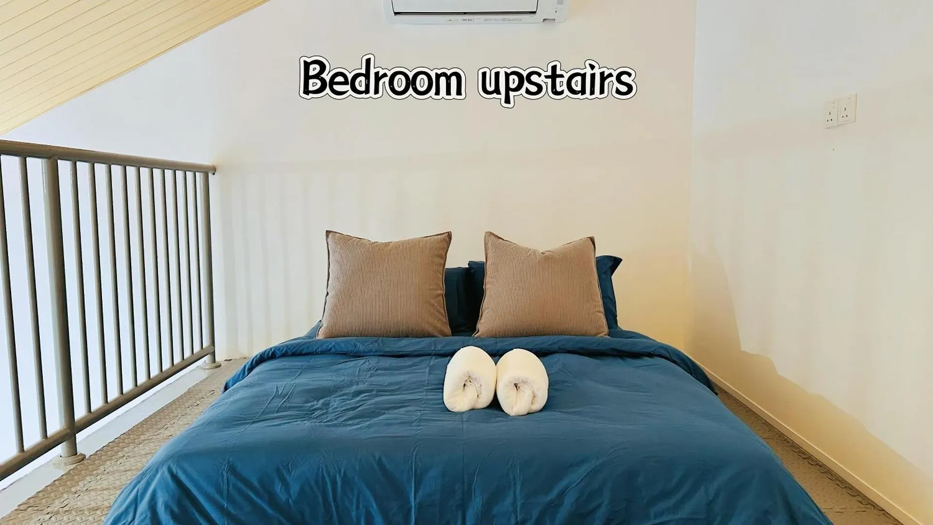 New! 10Pax Special 1,5 Storey Semi-D In Georgetown 70 Inch Smart Tv